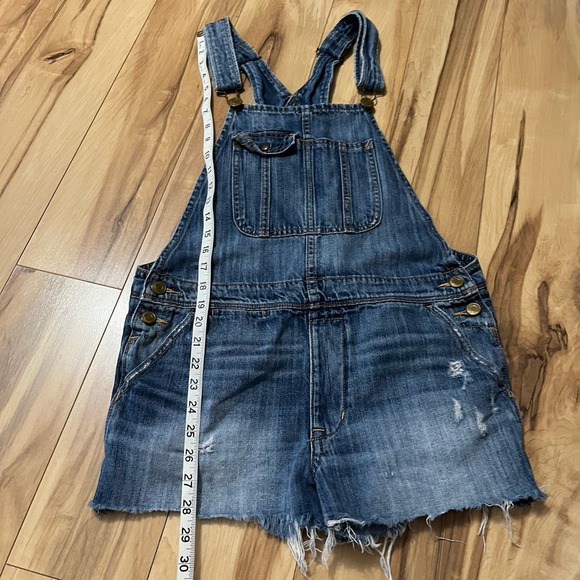 American Eagle Women's XS/S Raw Hem Overall Jean Shorts Denim Shortails Tomgirl - Picture 3 of 7